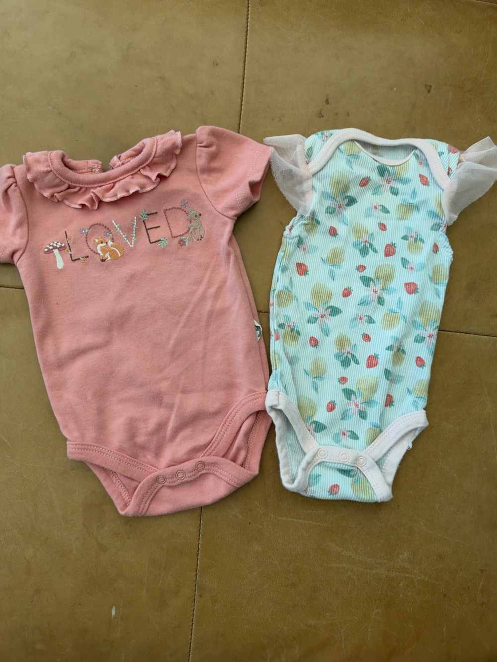 Set of 2 Onesies 0-3M